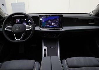 Volkswagen PASSAT Variant 1.5eHybrid 150kW/204PK Business DSG · Navigatie · Trekhaak · Camera + Parkeersensoren · Garantie tot augustus 2029 of 100000km