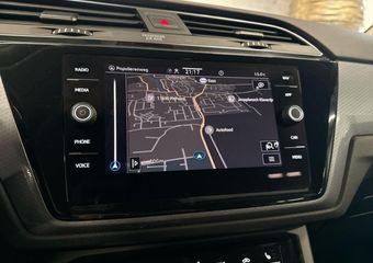 Volkswagen TOURAN 1.5 TSI Highline 7p | ADAPTIVE CRUISE | PDC V EN A | NAVI | LMV