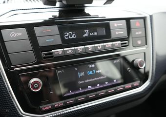 Volkswagen UP! 1.0 65 pk | Comfort Pakket | Achteruitrijcamera | Cruise Control | Climatronic |