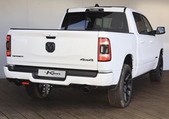 Dodge 1500 Ram 5.7 V8 4×4 Crew Cab Sport Night edition | Elektrisch Sidebars | Pano-Dak | Groot Navi | eTorque |