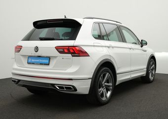 Volkswagen TIGUAN 1.4 TSI eHybrid 245 pk DSG R-Line Business+ | Navigatie | Keyless Entry | Adaptive Cruise | Achteruitrijcamera | Climatronic