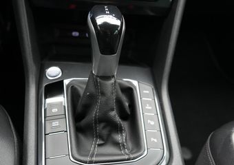 Volkswagen TIGUAN 1.4 TSI eHybrid 245 pk DSG R-Line Business+ | Navigatie | Keyless Entry | Adaptive Cruise | Achteruitrijcamera | Climatronic