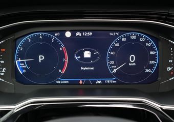 Volkswagen POLO 1.0 TSI 95 pk DSG R-Line | Panoramadak | Achteruitrijcamera | Digital Cockpit | 17 inch lichtmetalen velgen | Apple Car Play |