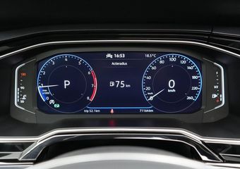 Volkswagen POLO 1.0 TSI 110 pk DSG Highline | Panoramadak | 16 inch Lichtmetalen velgen | Climatronic | Stoelverwarming |