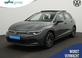 Volkswagen GOLF 1.4 204 pk DSG eHybrid Style | Panoramadak | Geheugen-/massagestoel | Achteruitrijcamera | Navigatie | Alcantara | Adaptive Cruise
