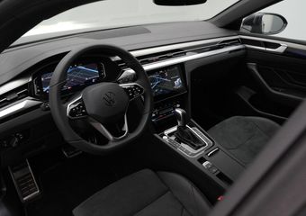 Volkswagen Arteon Shooting Brake 1.4 TSI 218PK eHybrid R-Line Business+ | Pano | Trekhaak | Stoel-/achterbankverwarming | Rondomzicht camera | Navigatie Discover Pro