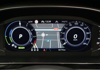 Volkswagen Arteon 1.4 TSI 218 pk eHybrid R-Line Business+ | LED Plus | Velgen ‘Chennai, 19″ | Bekleding, leder ‘Nappa’ | Panorama dak | Parkeer assistent | Navigatie ‘Discover Pro’