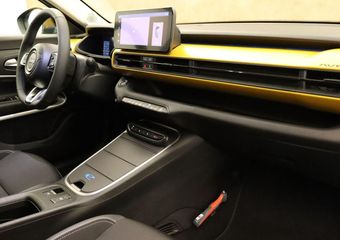Jeep Avenger 1st Edition 54 kWh – ORIGINEEL NEDERLANDSE AUTO – ELEKTRISCHE ACHTERKLEP – PARKEERSENSOREN VOOR EN ACHTER – ACHTERUITRIJ CAMERA – NAVIGATIE – DODEHOEK DETECTIE – ADAPTIVE CRUISE CONTROL