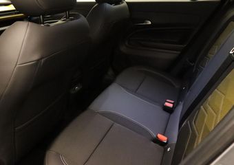 Jeep Avenger 1st Edition 54 kWh – ORIGINEEL NEDERLANDSE AUTO – ELEKTRISCHE ACHTERKLEP – PARKEERSENSOREN VOOR EN ACHTER – ACHTERUITRIJ CAMERA – NAVIGATIE – DODEHOEK DETECTIE – ADAPTIVE CRUISE CONTROL