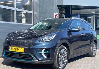 KIA e-Niro ExecutiveLine 64 kWh|TREKHAAK|NAVI|LEDER|STOELVERW/VENT|STUURVERW|CAMERA