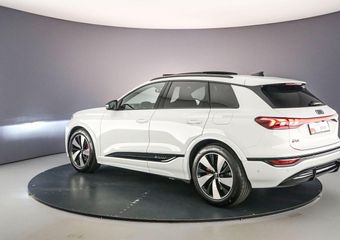 Audi e-tron Q6 S edition 100 kWh | Pano | B&O | Tech Pro | S-Stoelen | Luchtvering | Massage | Matrix | MMi Pro | 2de scherm | S Line
