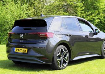 Volkswagen ID.3 First Plus 58 kWh Camera verwarmde stoelen