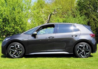 Volkswagen ID.3 First Plus 58 kWh Camera verwarmde stoelen