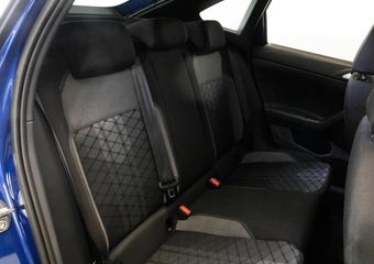 Volkswagen Taigo R-Line 1.5 TSI 150 PK DSG AUTOMAAT | LED IQ | Stoelverwarming | Navigatie | Travel Assist |