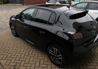 Peugeot 208 1.2 PureTech Allure Panorama Led 3D-Cockpit Keyless 360-Camera Leder Navigatie-Carplay