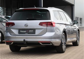 Volkswagen PASSAT 1.4 TSI PHEV GTE Business I Pano I Trekhaak I Leder