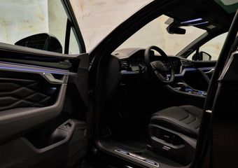 Volkswagen TOUAREG R V6 eHybrid 4Motion, pano, tr.haak, Dynaudio, 22”, luchtv., matrix-LED, memory, HUD, keyless, ACC, privacy