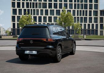 Mercedes-Benz EQB 250+ Business Solution AMG 71 kWh | Trekhaak | Nightpakket | Premium pakket | Parkeerpakket met 360°-camera | EASY PACK achterklep | Extra USB-poorten | KEYLESS-GO comfort pakket | Head-up display | Dodehoekassistent |