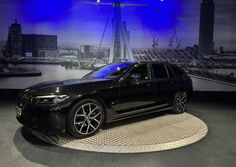 BMW 5-SERIE Touring 520i High Executive M-Pakket *Camera*Leer*