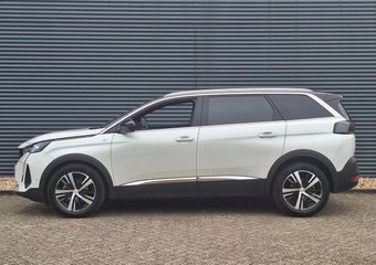 Peugeot 5008 1.2 Hybrid GT | Automaat | Two Tone | Camera voor en achter | Adaptieve Cruise Control | Navigatie |