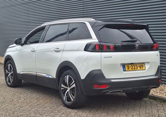 Peugeot 5008 1.2 Hybrid GT | Automaat | Two Tone | Camera voor en achter | Adaptieve Cruise Control | Navigatie |