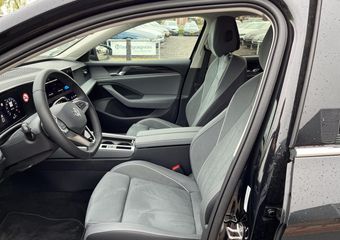 Volkswagen PASSAT Variant 1.5 eTSI Business | Trekhaak | ERGO | ACC |