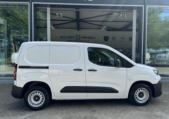 Citroen BERLINGO L1 1.5 BlueHDI 100pk | GEEN BPM | Climate control | Keyless entry | Multimedia | Apple Carplay | Anrdroid Auto| Draadloze telefoonlader | DAB+ | Achteruitrijcamera | Parkeersensoren achter | Trekhaak voorbereiding | Reservewiel | van ¤22.578 voor ¤19.495