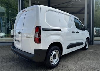 Citroen BERLINGO L1 1.5 BlueHDI 100pk | GEEN BPM | Climate control | Keyless entry | Multimedia | Apple Carplay | Android Auto| Draadloze telefoonlader | DAB+ | Achteruitrijcamera | Parkeersensoren achter | Trekhaak voorbereiding | Reservewiel | van ¤22.578 voor ¤19.495 |