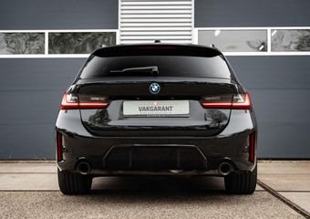 BMW 3-SERIE Touring 320e |Panorama dak | Trekhaak |Adapt. Cruise controle |