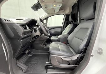Nissan Townstar N-Connecta L1 45 kWh Automaat / Als NIEUW! / Trekgewicht 1.500 kg / Drie fase laden / WLTP 284 KM stad 398 km / Zijschuifdeur rechts / Stoel verwarming / Apple Carplay & Android Auto / Achteruitrij Camera / Laadkabel voor thuis en onderweg
