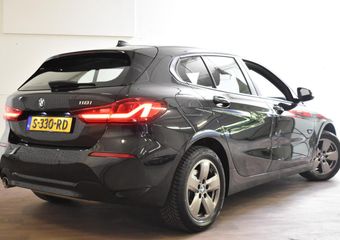 BMW 1-SERIE 118I INTRODUCTION EDITION CARPLAY/PDC/VIRTUAL