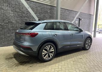 Audi Q4 e-tron 50 quattro Advanced edition 77 kWh | ACC | Camera | Trekhaak | Stoelverwarming | Apple Carplay