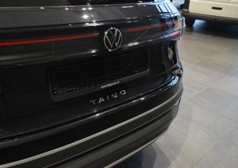 Volkswagen Taigo 1.0 TSI Style navi keyless camera led pdc 17 inch !!