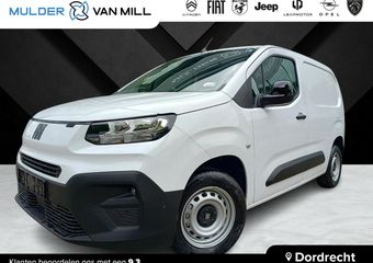 Fiat DOBLO L1 1.5 BlueHDI 100pk | GEEN BPM | 3-zits | Houten afwerking laadruimte | NAVI | Multimedia | Apple Carplay | Android Auto | DAB+ | Achteruitrijcamera | Dode hoek detectie | Parkeersensoren voor- en achter | Licht- en regensensor | Bestuurdersstoel comfort