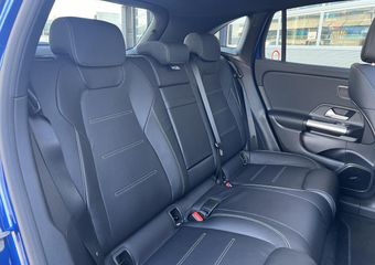 Mercedes-Benz EQA 250+ AMG LIMITED | Zwart Leder | Premium Pakket | Night Pakket | Winter Pakket | Rijassistentiepakket | Panoramadak | Elektrisch Verstelbare Stoelen + Memory | Burmester Surround Sound | 360° Camera | Head-up Display | Sierdelen Lindenhout Zwart