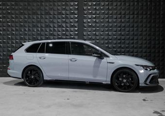 Volkswagen GOLF 1.5 eTSI R-Line | Pano | H&K | HUD | Side | Trekhaak | IQ Light | Keyless |