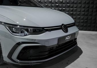 Volkswagen GOLF 1.5 eTSI R-Line | Pano | H&K | HUD | Side | Trekhaak | IQ Light | Keyless |