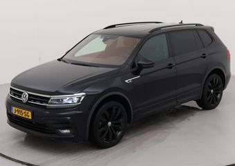Volkswagen TIGUAN Allspace 1.5 TSI R-Line 150pk DSG / 7 persoons / Panoramadak / Navigatie / Leder / Camera / 20″LM Velgen / LED verlichting