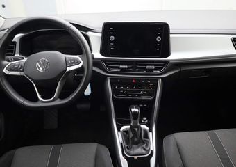 Volkswagen T-Roc 1.5 TSI 150PK Life DSG automaat | Apple Carplay | Android auto | Navigatie |Stoelverwarming | Parkeersensoren | Fabrieksgarantie tot februari 2026 of 100.000km