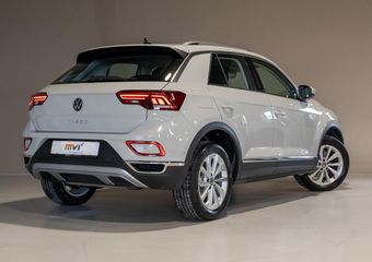 Volkswagen T-Roc 1.5 TSI Life Edition / 150pk / Achteruitrijcamera / Cruise / Apple Carplay