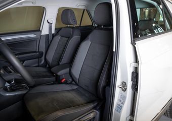 Volkswagen T-Roc 1.5 TSI Life Edition / 150pk / Achteruitrijcamera / Cruise / Apple Carplay