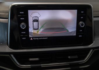 Volkswagen T-Roc 1.5 TSI Life Edition / 150pk / Achteruitrijcamera / Cruise / Apple Carplay
