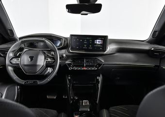 Peugeot 2008 1.2 PureTech 130 GT – Automaat | Dig. Cockpit | Adapt. Cruise | Elek. stoel | Stoelverw. | PDC | Camera | NAV + App. Connect | ECC | LM 17″ | 6663