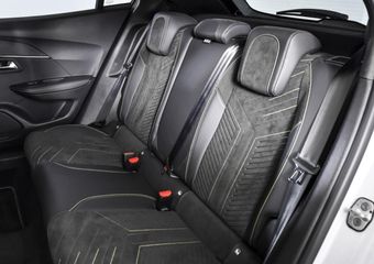 Peugeot 2008 1.2 PureTech 130 GT – Automaat | Dig. Cockpit | Adapt. Cruise | Elek. stoel | Stoelverw. | PDC | Camera | NAV + App. Connect | ECC | LM 17″ | 6663