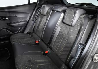 Peugeot 2008 1.2 PureTech 130 PK GT – Automaat | Dig. Cockpit | Adapt. Cruise | Elek. stoel | Stoelverw. | PDC | Camera | NAV+App. Connect | Auto. Airco | LM 17″| 6653