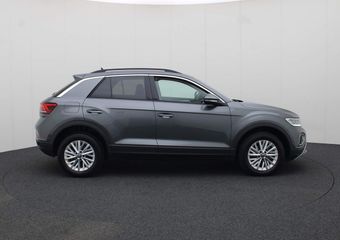 Volkswagen T-Roc 1.5 TSI 150PK Life DSG automaat | Navigatie | Apple Carplay | Parkeersensoren | Stoelverwarming |  Fabrieksgarantie tot maart 2026 of 100.000km