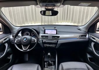 BMW X1 xDrive25e High Executive *1e Eigenaar* Leder / Adaptive LED / Navi Professional / Stoelverwarming / Camera / 18″LMV