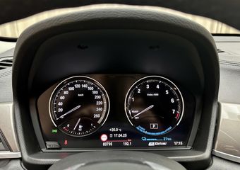 BMW X1 xDrive25e High Executive *1e Eigenaar* Leder / Adaptive LED / Navi Professional / Stoelverwarming / Camera / 18″LMV