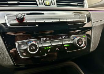 BMW X1 xDrive25e High Executive *1e Eigenaar* Leder / Adaptive LED / Navi Professional / Stoelverwarming / Camera / 18″LMV