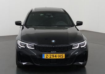BMW 3-SERIE Touring M340i xDrive High Executive | M-Sport | Adaptief Onderstel | Trekhaak Ele.wegklapbaar | Ele.verstelbare stoelen + Geheugen | Harman/Kardon Audio | Camera | Panoramadak | Adaptieve Cruise Control |